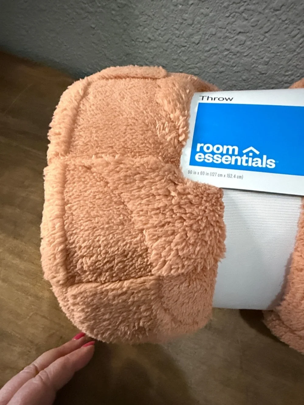 Room Essentials Cozy Plush Throw - Peachy Coral 50”x60” NEW